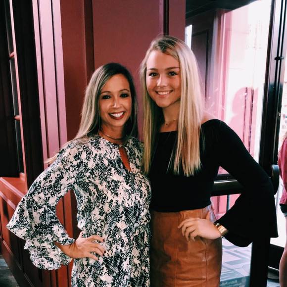 Meet your Posher, Ava - Picture 1 of 1